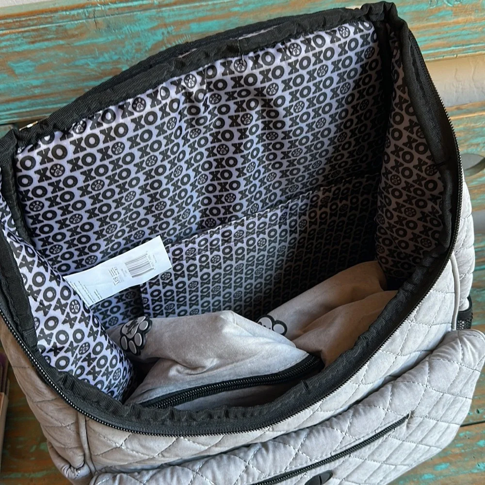 New Trisha Yearwood Pet Travel Backpack for your dog/cat supplies NOT A CARRIER